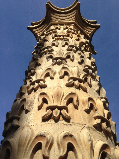 Communitas Column
